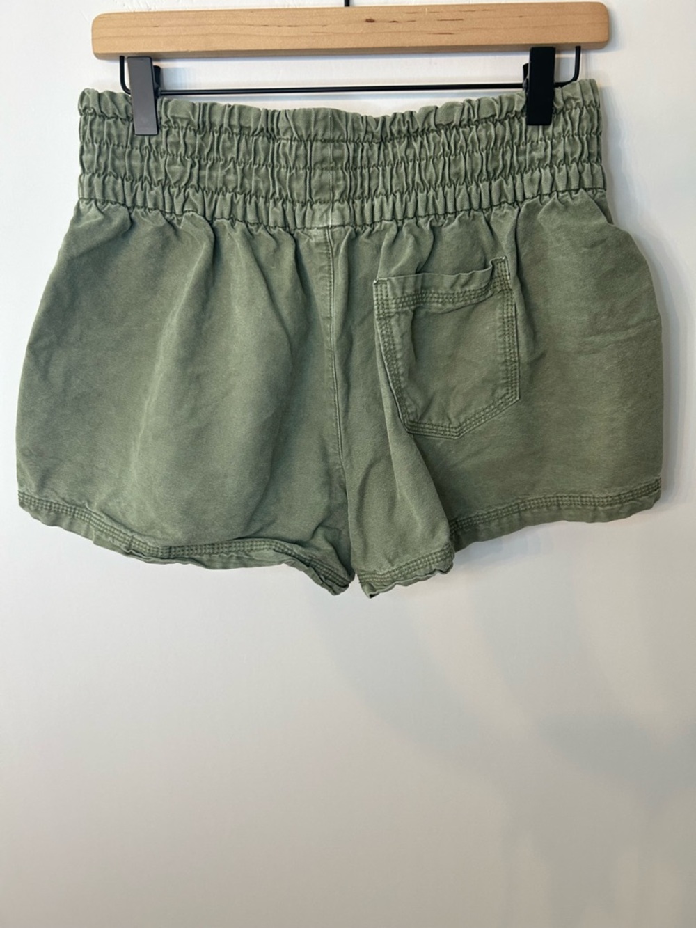 Aerie Women’s Babewatch High Waisted Pull On Shorts in Olive Fun, Size Medium - Picture 7 of 9
